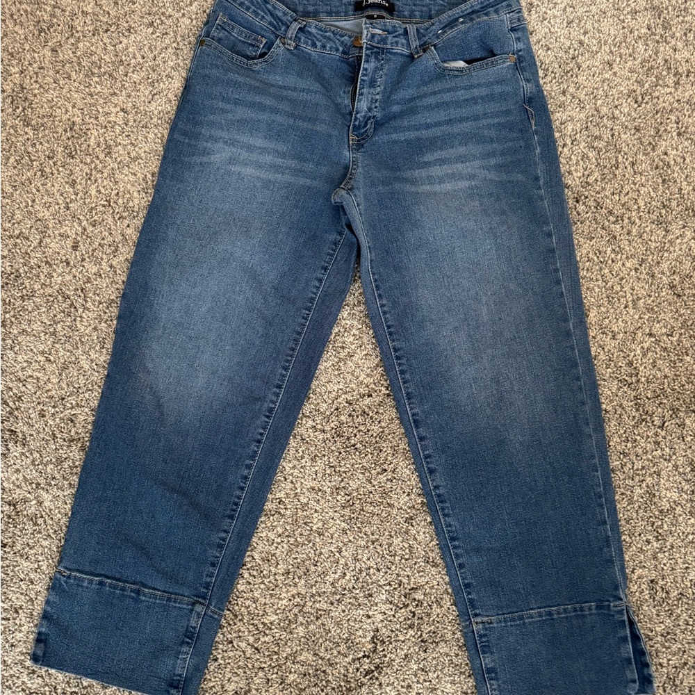 d. jeans Women's Relaxed Fit Cropped Jeans in Medium Blue